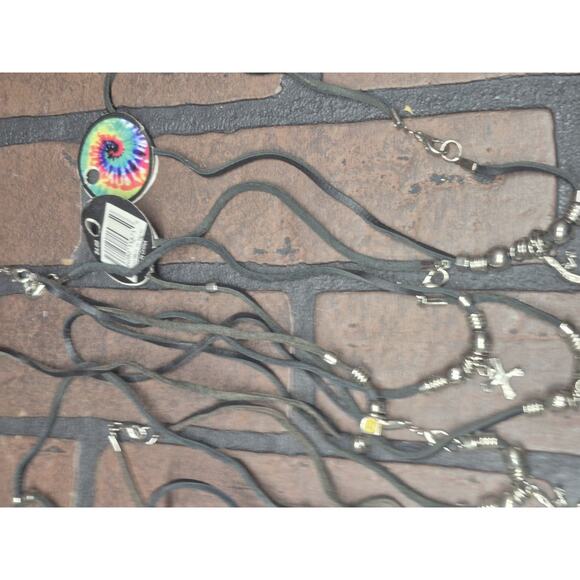 Vintage 90s Y2k Leather Charm Necklace Random Pack Of 12 - Picture 5 of 6